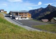 Vorplatz Neu auf Tiefgarage